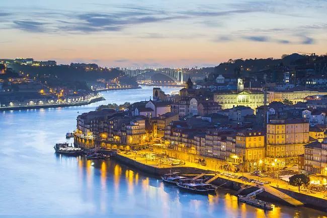 行走的老钱：私奔去浪漫的“两牙”