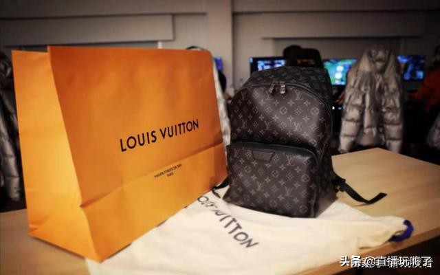 拳头送的六一礼物,fpx余霜