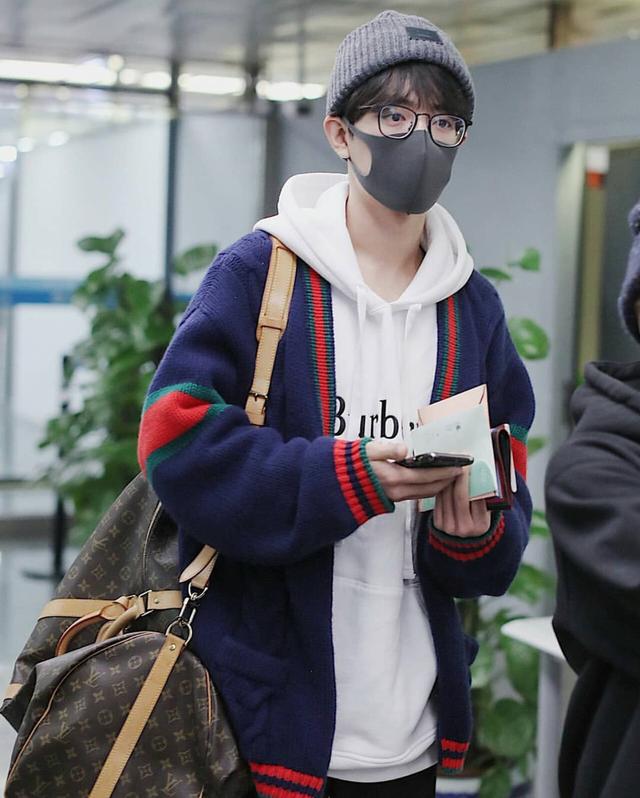 肖战穿衣风格越来越像王一博,肖战穿搭是什么风格