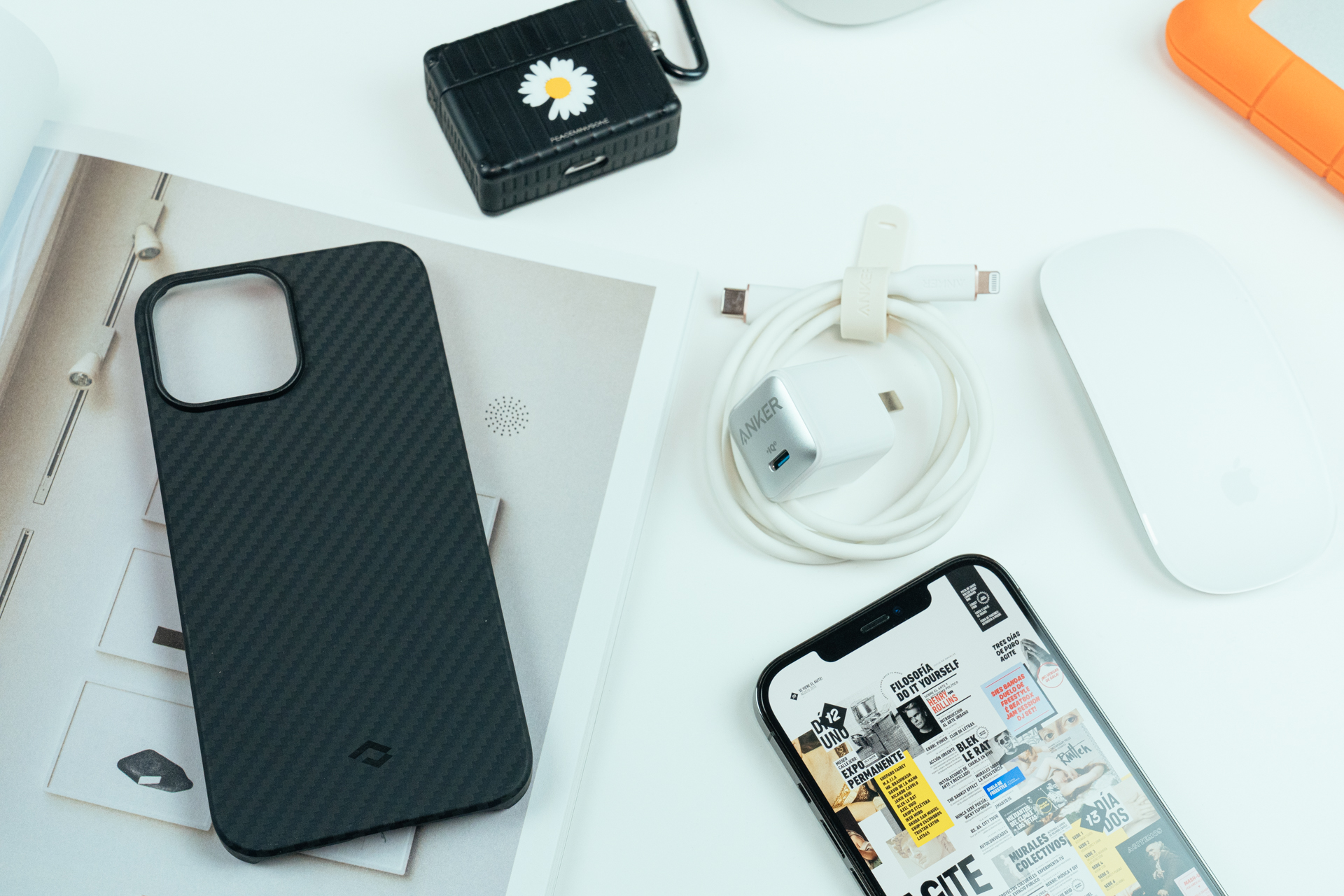 iphone13磁吸降温手机壳,iphone13手机壳磁吸防尘