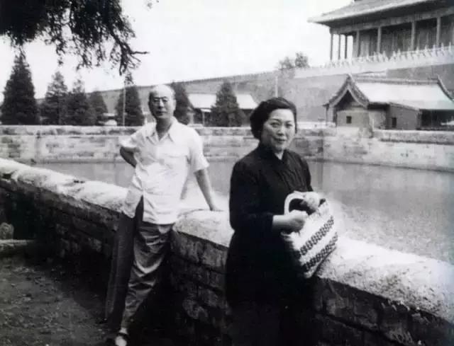 潘素:沦落风尘却蕙质兰心,慧心百年,素韵流芳,徜徉青山绿水