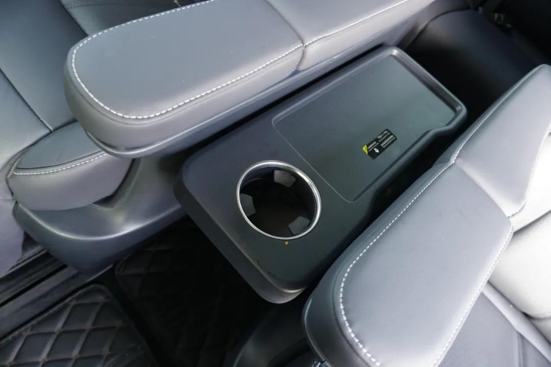 到底是买传祺m8好还是荣威mpv好呢,完美诠释中国式豪华mpv传祺m8