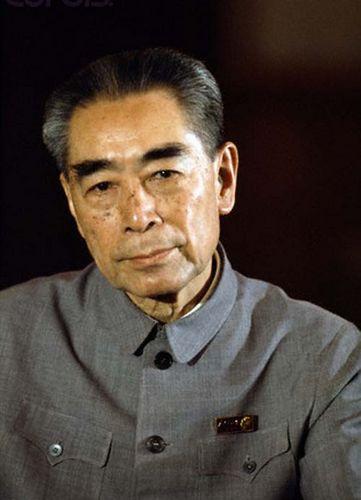 毛主席、周恩来、*小平邓**三位领袖是怎么过春节的？