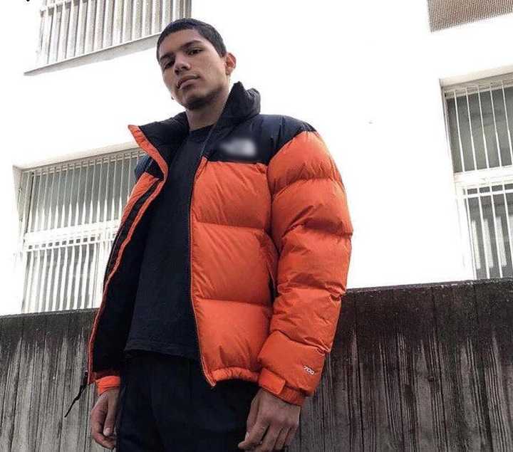 羽绒服机洗以后一坨一坨的怎么办,机洗羽绒服的正确方法要拉拉链吗