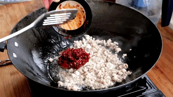 在家怎么炒粉丝不粘锅,粉丝怎么炒才不会粘锅变成一坨