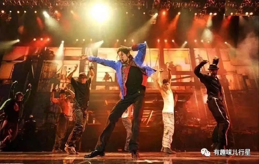 音乐会现场致敬michaeljackson,michaeljackson最经典演唱会