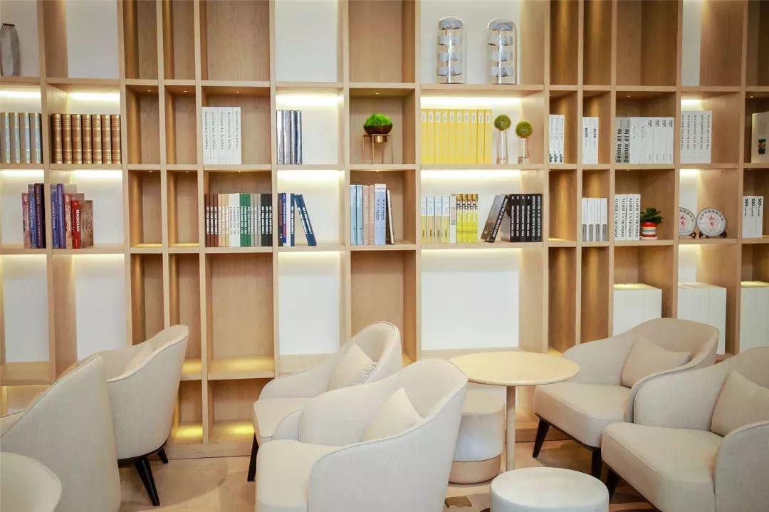 雅戈尔2021年服装业务收入,雅戈尔服装营业额