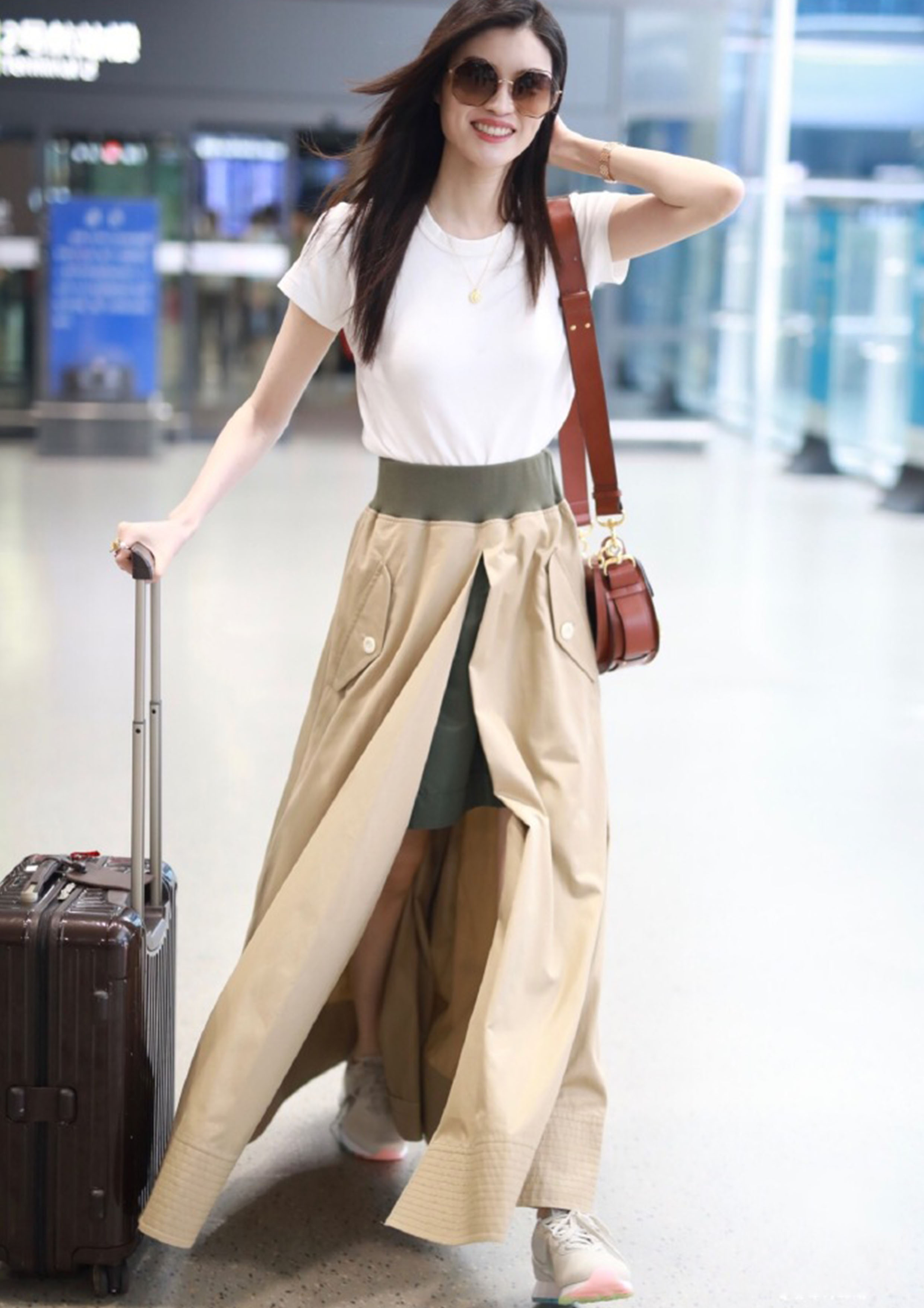 阔腿裤out了今年流行初恋裤,最近流行穿的高腰阔腿裤凉凉的