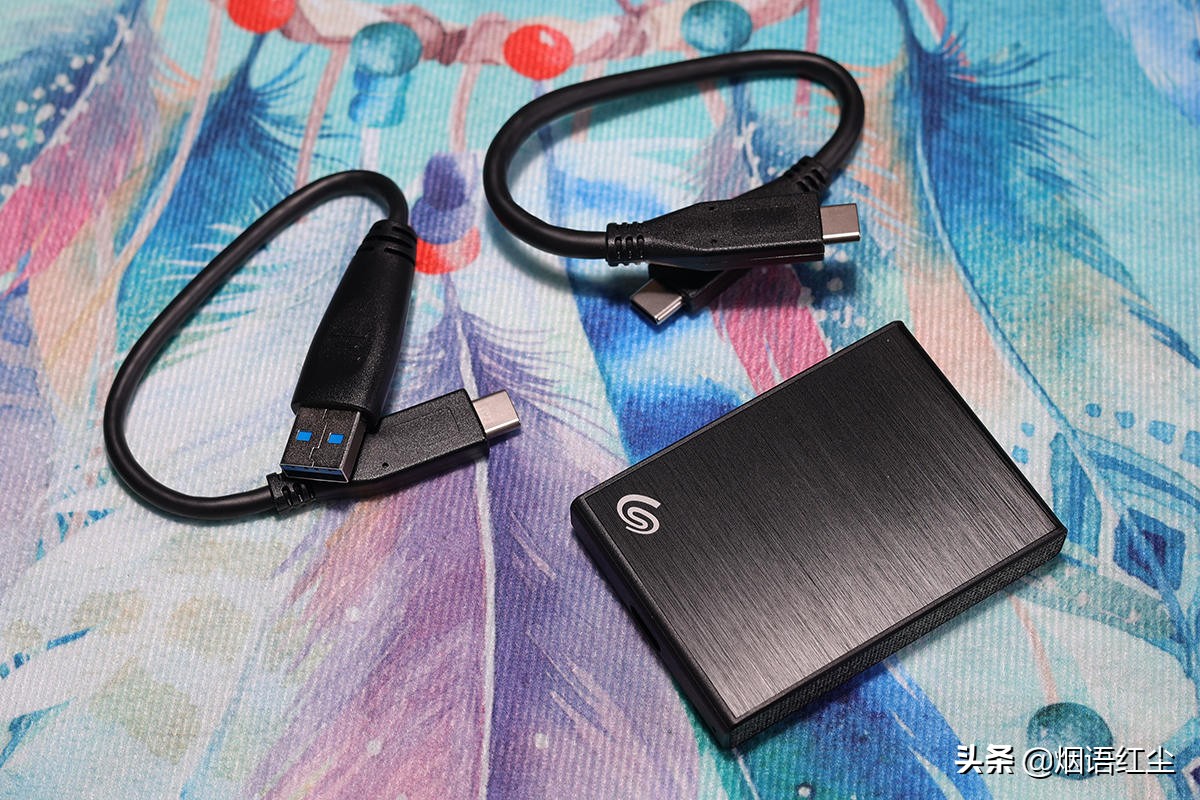 希捷固态小型移动硬盘,希捷移动硬盘3.04tb内存