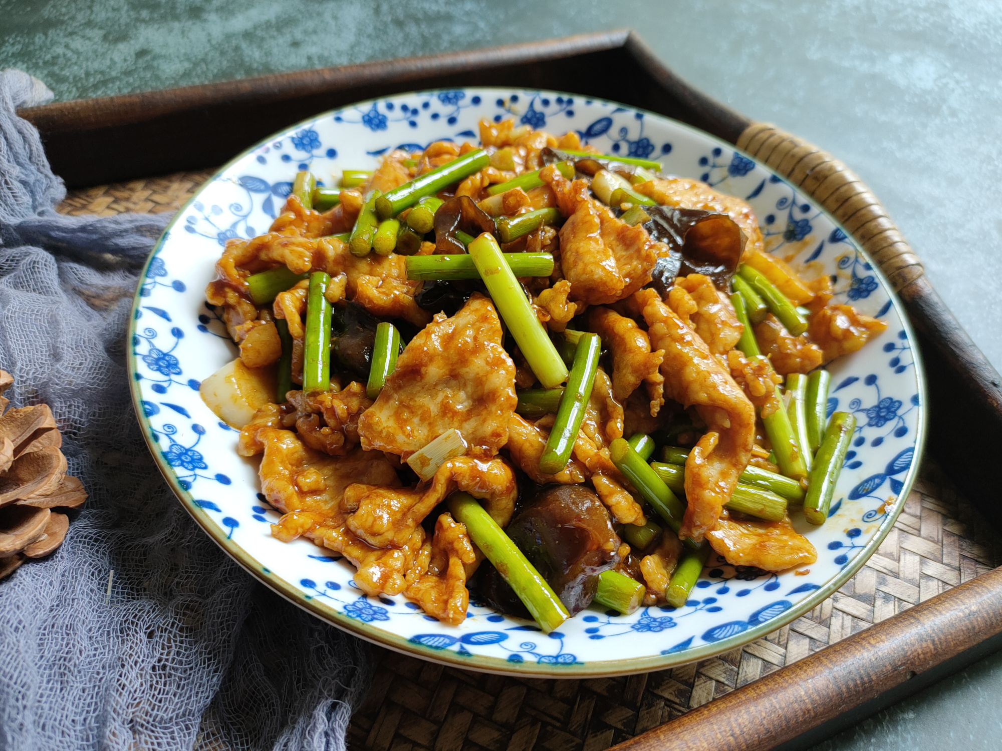 过油肉做法醋放多少,炒过油肉用什么淀粉