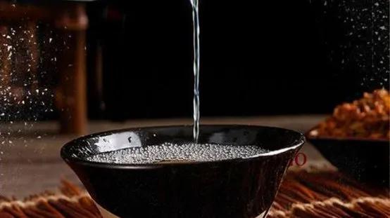 高粱酒为什么说高粱香玉米甜,为什么高粱酒的口感最好