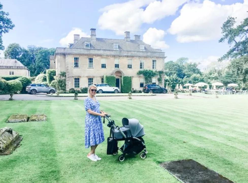 给富豪妹妹当保姆,给富豪家庭当保姆