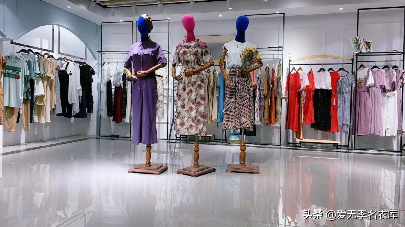 女装进货渠道怎么找货源,女装店新手进货的技巧是什么