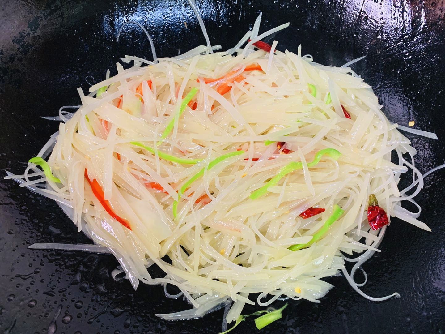 厨师长教你酸辣土豆丝的做法视频,酸辣土豆丝做法厨师长视频