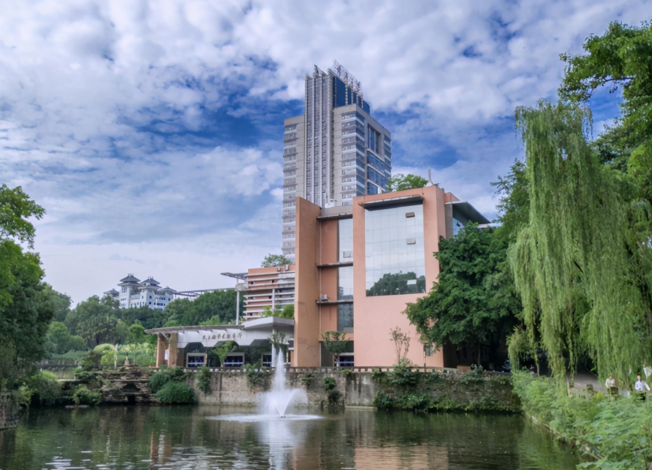 在重庆大学,有你向往的生活!