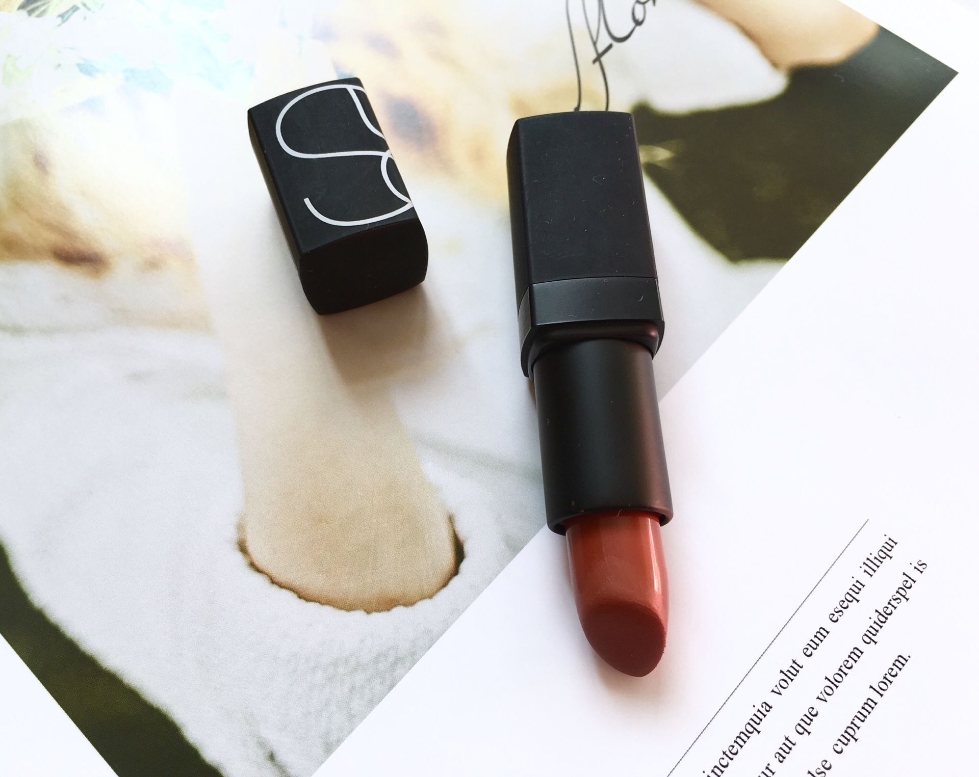 夏日最爱7支唇膏大试色,适合天天使用的唇膏试色超可爱