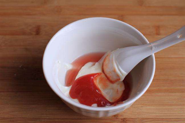 早上起来被自己眼睛吓到,眼周围的脂肪粒会自己消除