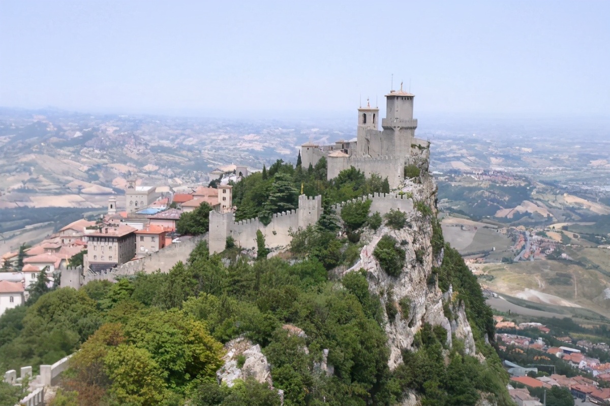 c罗进球被狂摇指质疑裁判,c罗进球被判罚无效英超