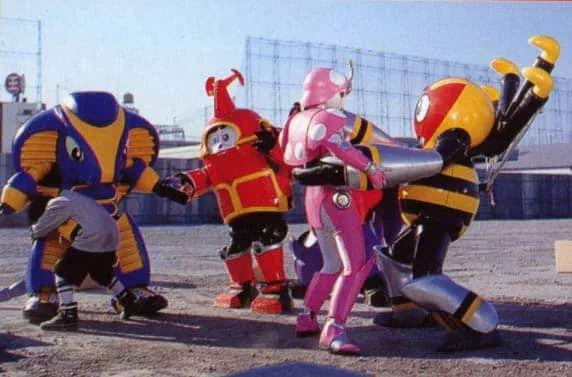 铁甲小宝可爱的样子,铁甲小宝三个铁憨憨表情包