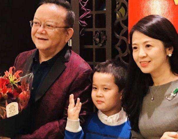 王刚与小20岁三婚妻子近照,王刚第三任妻子比女儿还年轻