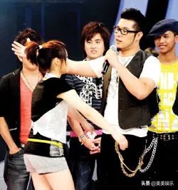 凭烂片赢来名气？官宣恋情秀恩爱，对方是个富二代？