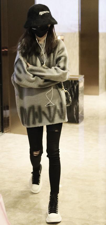 分享几套初春最时尚穿搭look,秋季穿衣不犯愁瞧瞧这几款穿搭