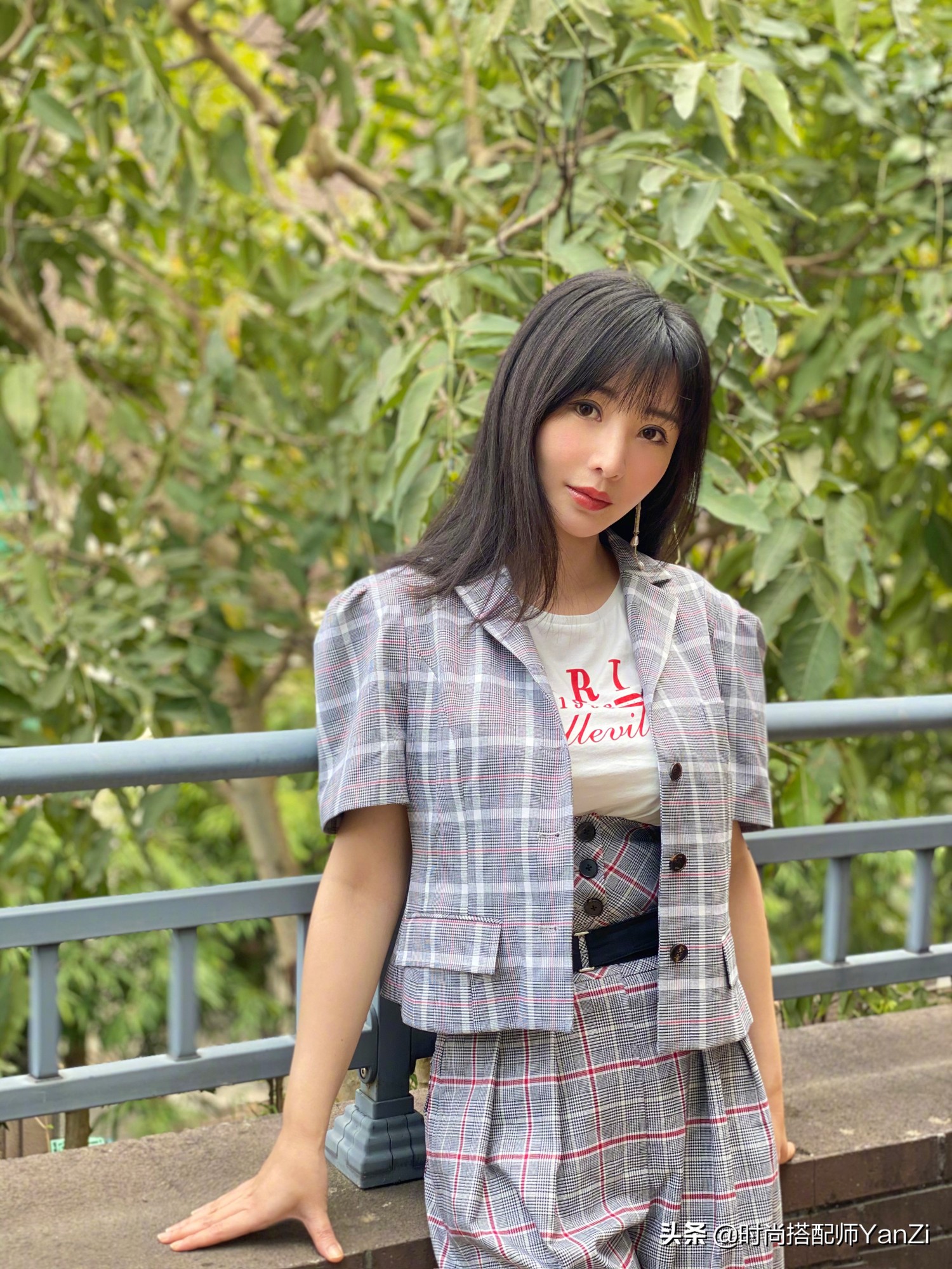 胸大的穿衣困扰,胸大穿衣有什么困扰