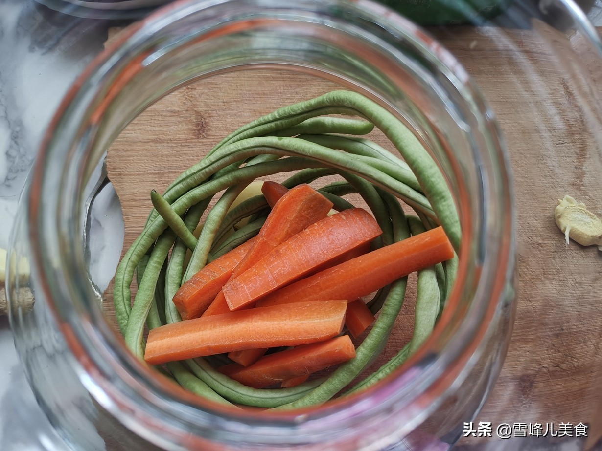 简单2步搞定四川泡菜酸辣开胃,四川泡菜的正宗做法手把手的教