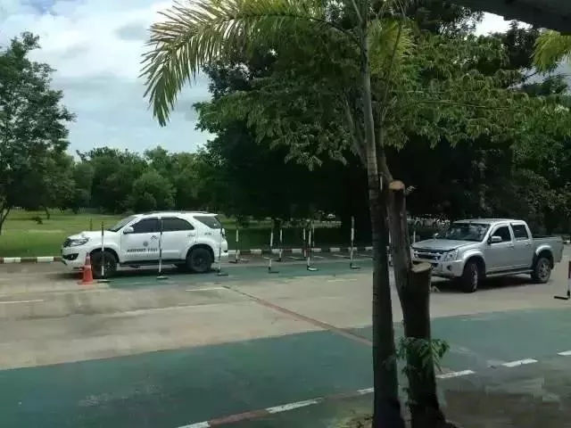 中国最容易考驾照的地方,中国周边哪个国家最适合去旅游