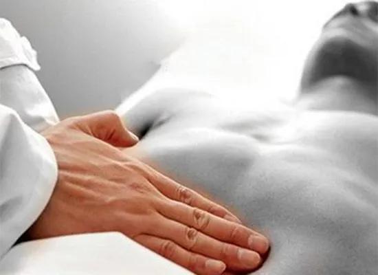 经常打嗝的人要注意了，有可能是肝癌的警示信号