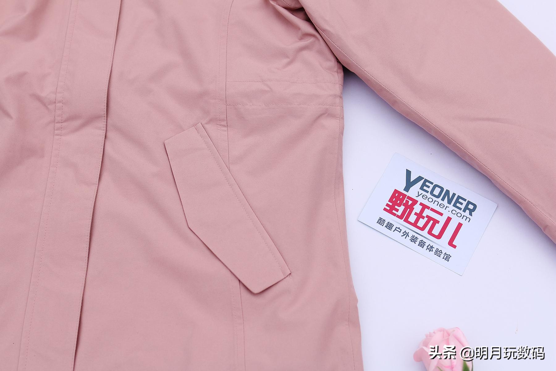 什么冲锋衣时尚好看,冲锋衣高级感秋冬时尚