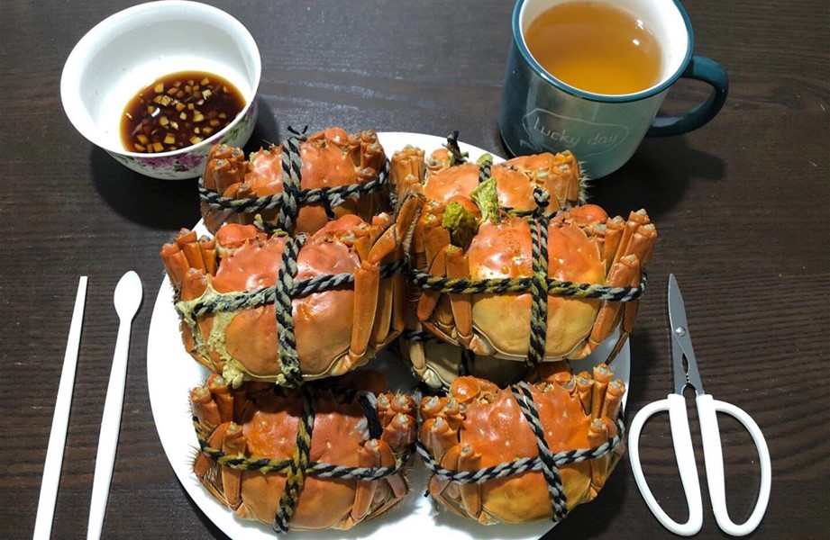 蒸大闸蟹要取掉绳子嘛,蒸大闸蟹开了盖还能继续加水蒸吗