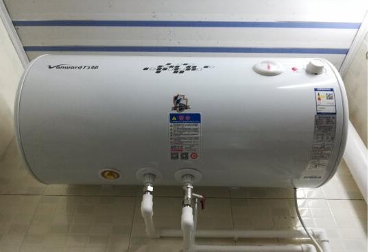 燃气热水器和电热水器哪个成本低,电热水器跟燃气热水器比较哪个好