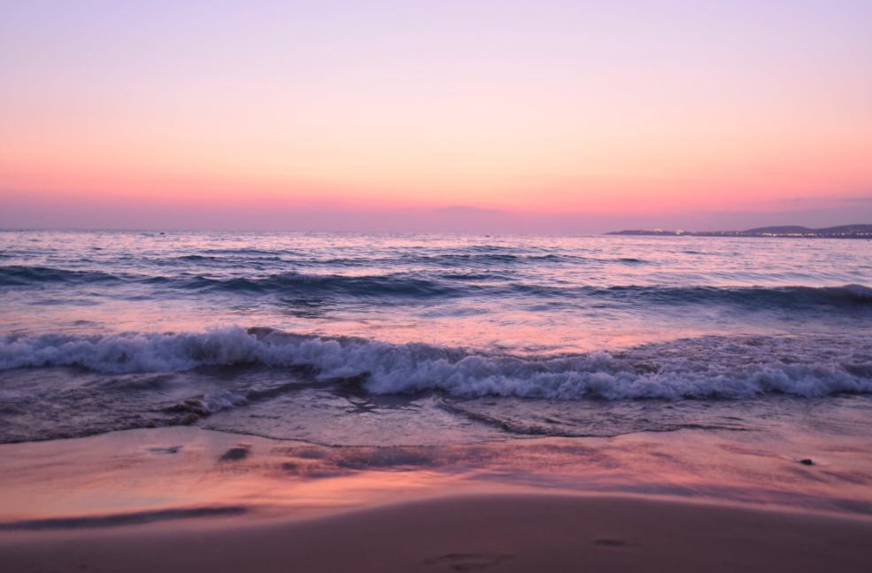 长得漂亮还很努力,聪明漂亮的生肖蛇女