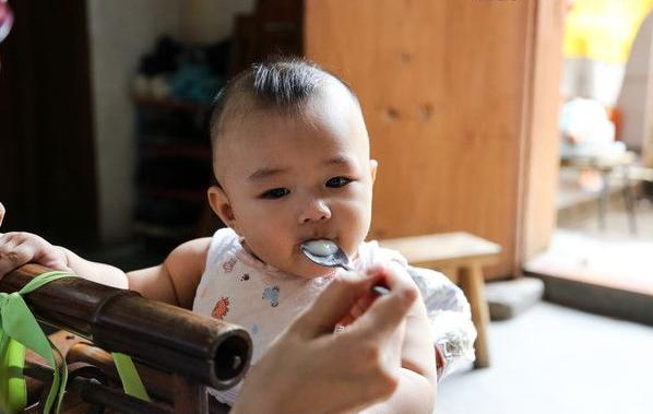 小孩锌缺了是啥症状,孩子锌元素摄入不足的表现