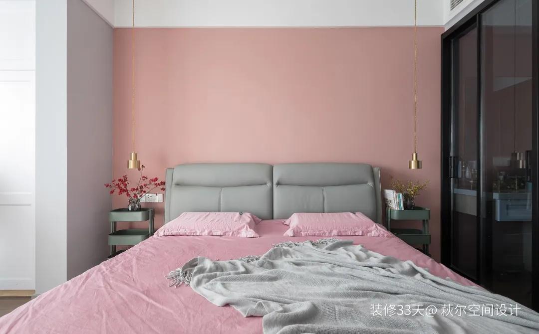 因卧室太小能买一大一小床头柜吗,卧室太小放不下梳妆台