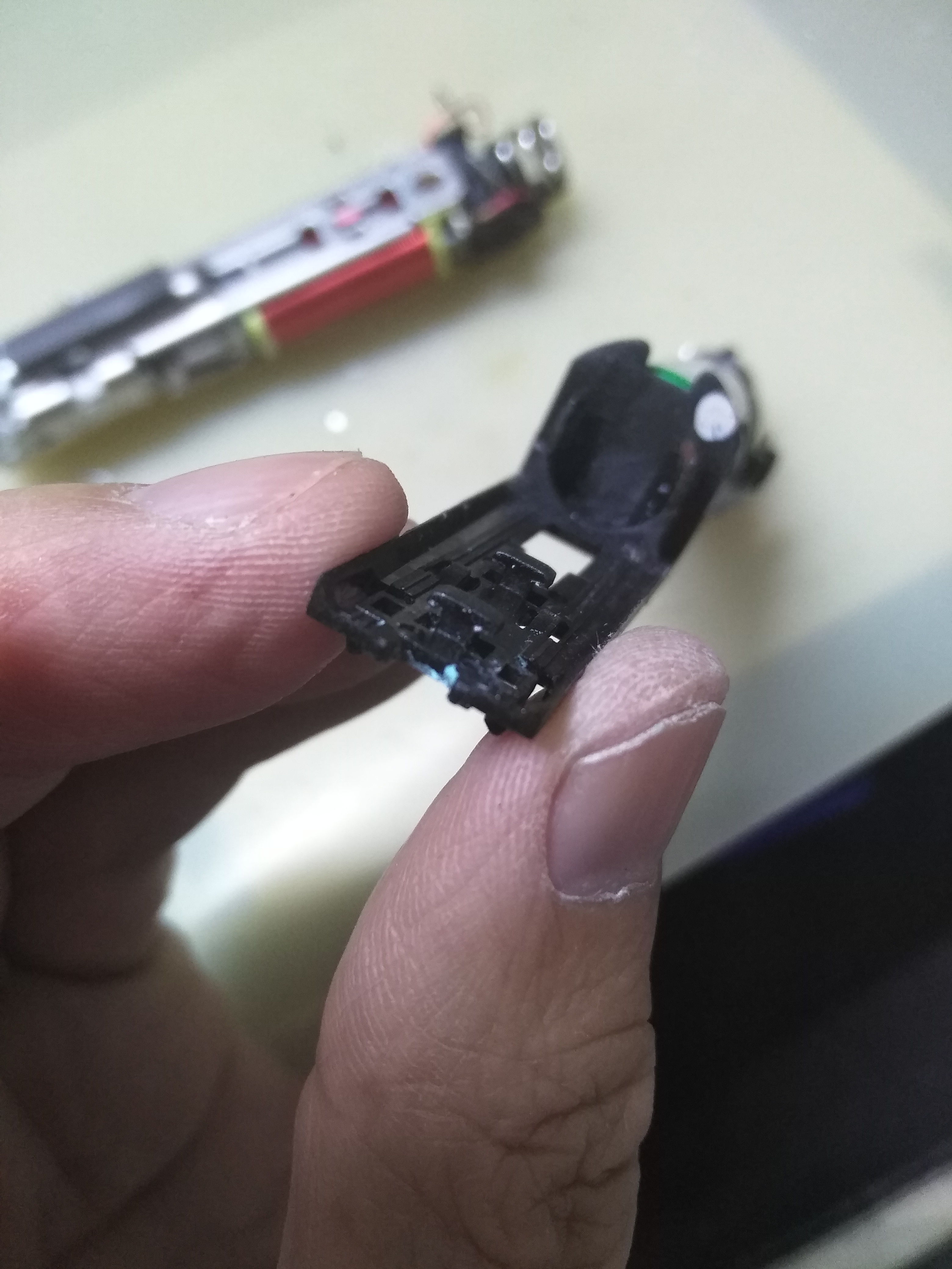 飞利浦电动牙刷6731维修,飞利浦hx99电动牙刷坏了怎么处理