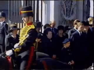 戴安娜王妃葬礼的诡异事件,戴安娜王妃灵异事件还原