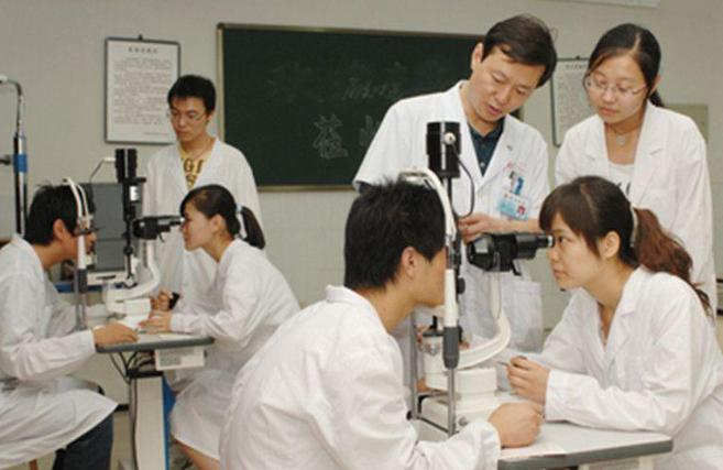 单招医学类好就业的专业有哪些,医学类前景好的十大专业