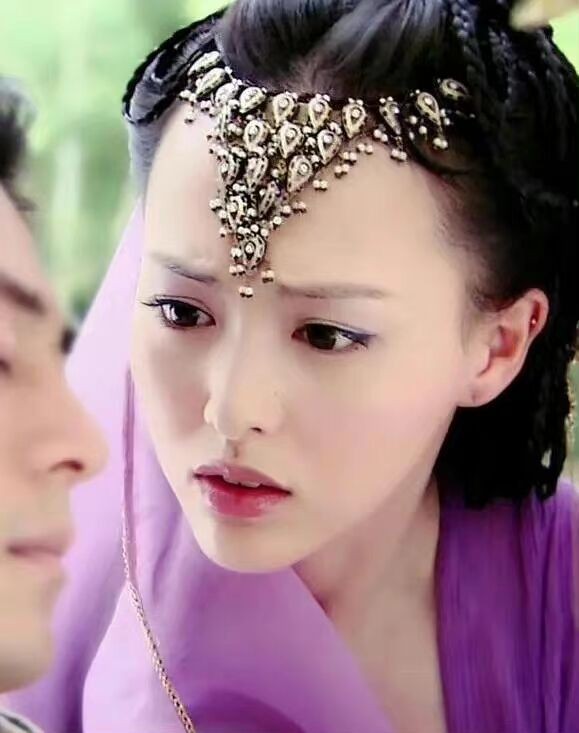 唐嫣迪丽热巴造型惊艳,杨幂迪丽热巴最新造型