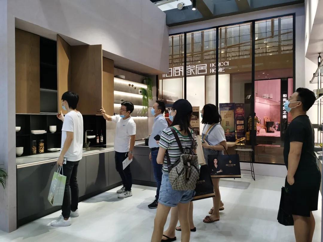 广州建博会第三天丨小尼宅配依旧人气爆棚，签约不断