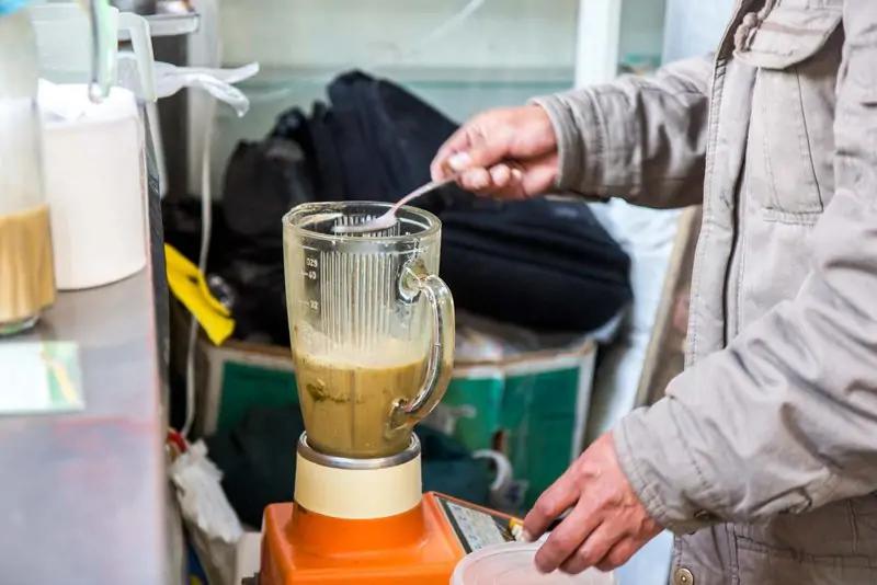 把青蛙榨成汁,秘鲁鲜榨青蛙的做法