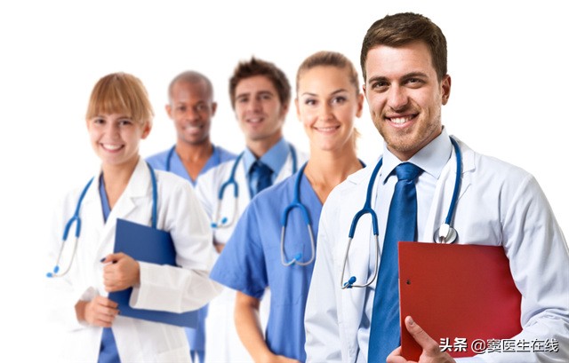 后背肩胛骨一直疼是什么原因,肩胛骨缝痛后背发凉僵硬