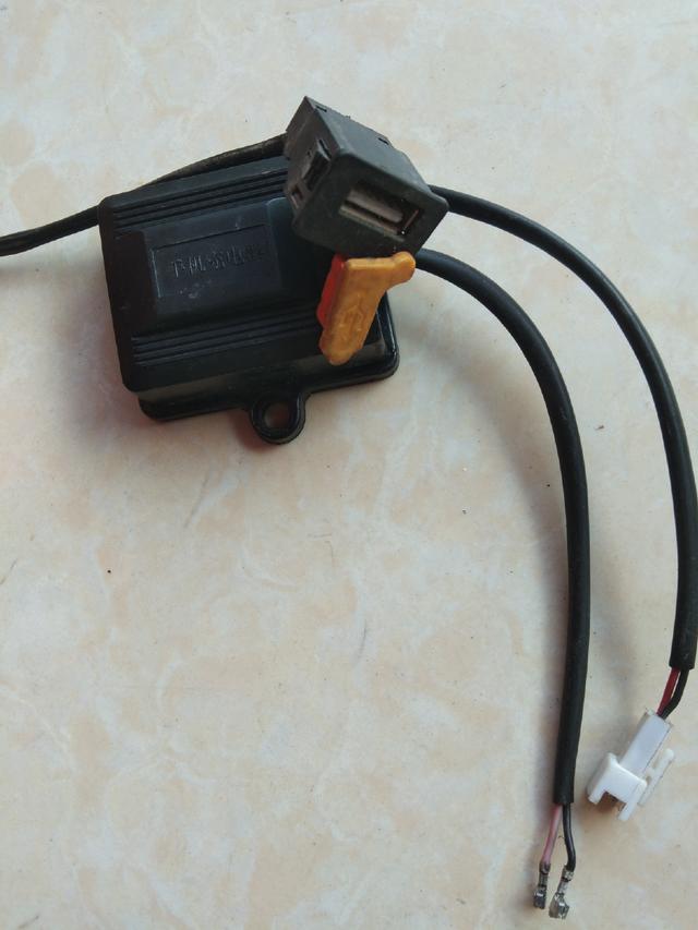 涓嶇敤缇℃厱鍒汉鐨勭數鍔ㄨ溅,鐢靛姩杞﹀姞瑁呮墜鏈哄厖鐢靛彛