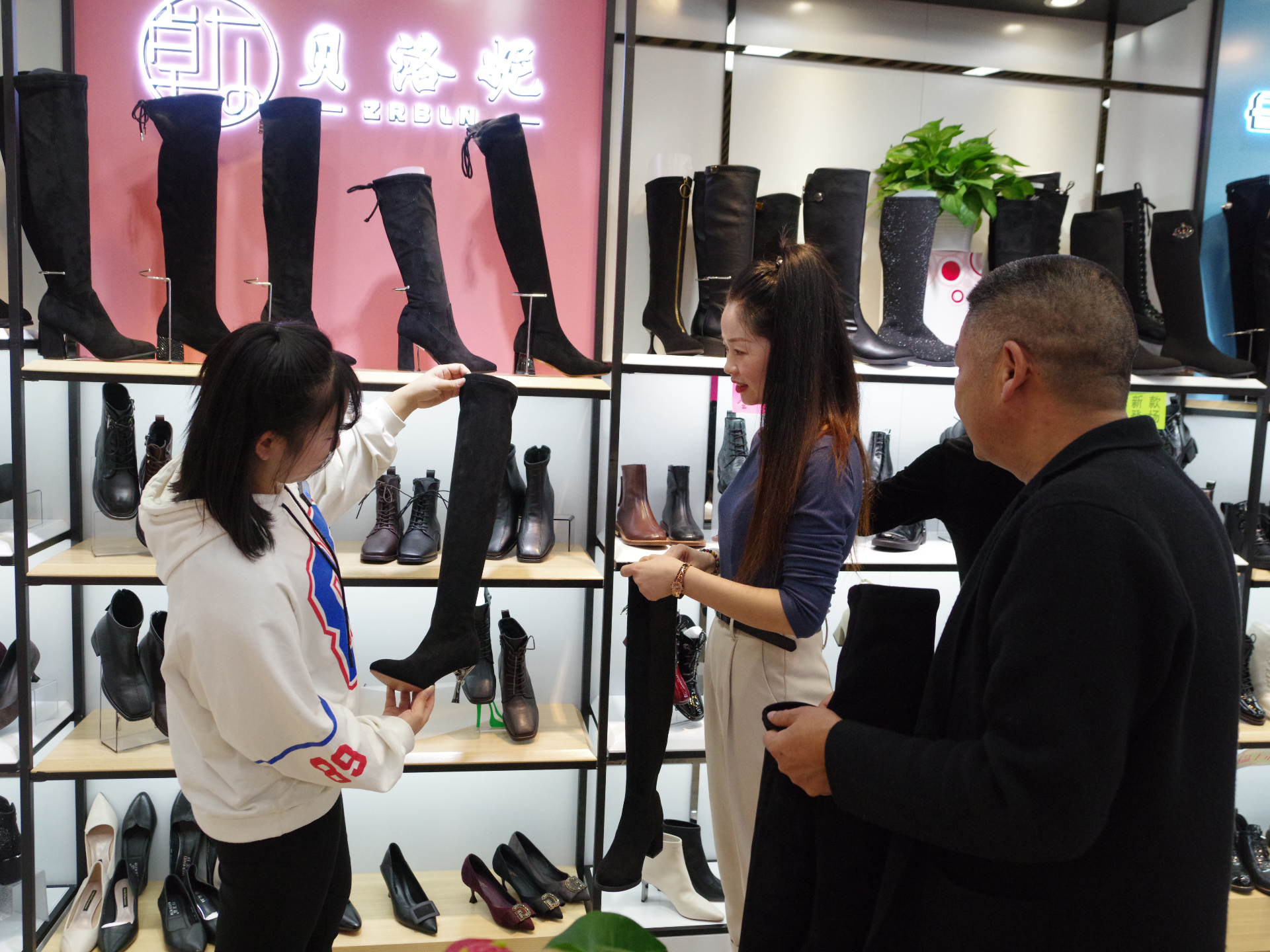 天通尾货商城最新信息,天通尾货服装抖音团购套餐