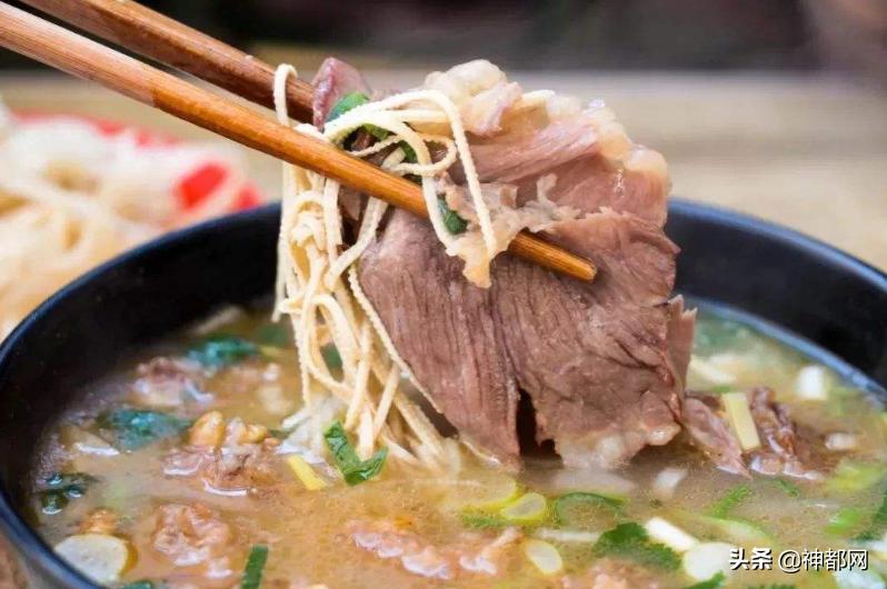 河南洛阳的美食有什么特点,为什么洛阳饮食和西安很像