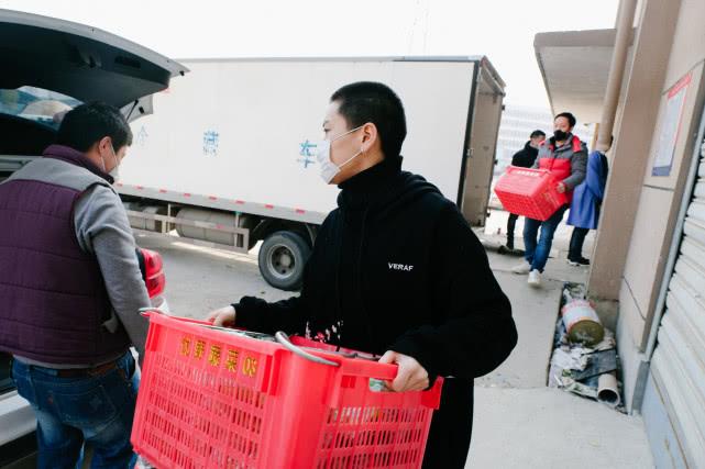 武汉90后女店长“洁哥”的一天：忙碌，是一种特殊的幸福