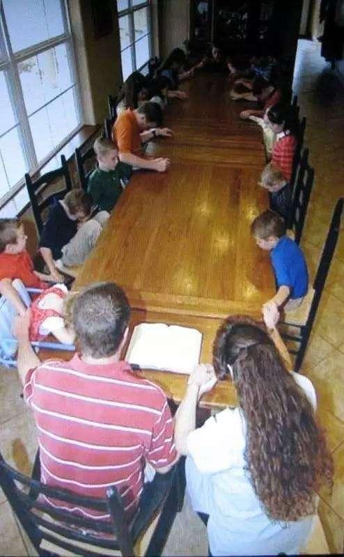 90后夫妻不懂避孕5年连生三胎,婚后不生孩子和生孩子的区别