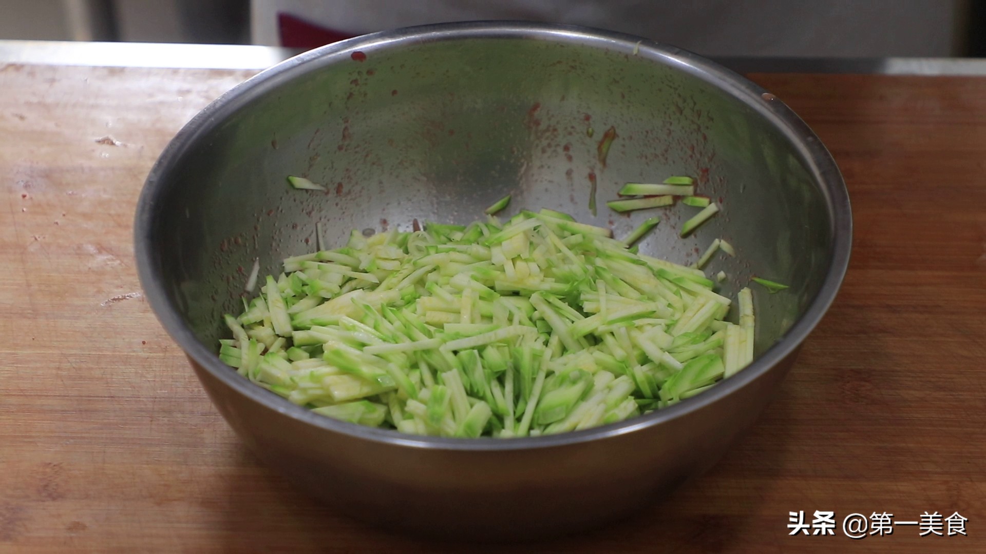 一分钟就能学会简单做煎饼,商用早餐煎饼快速做法