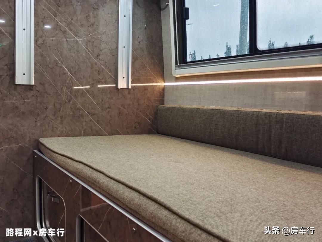 东风四驱挑战者越野房车试驾视频,东风挑战者四驱越野房车